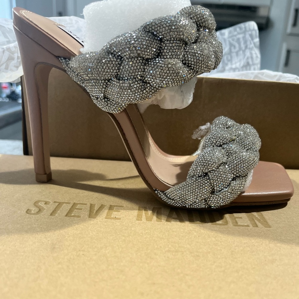 Steve Madden heels. New!